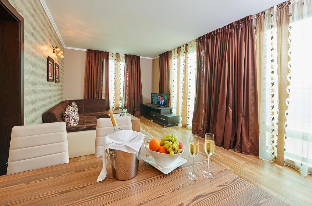 Central Plaza Hotel Pomorie Esterno foto
