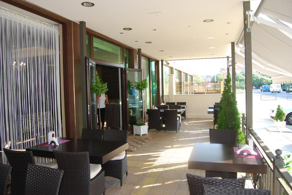 Central Plaza Hotel Pomorie Esterno foto