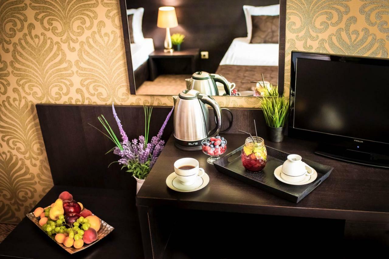 Central Plaza Hotel Pomorie Esterno foto