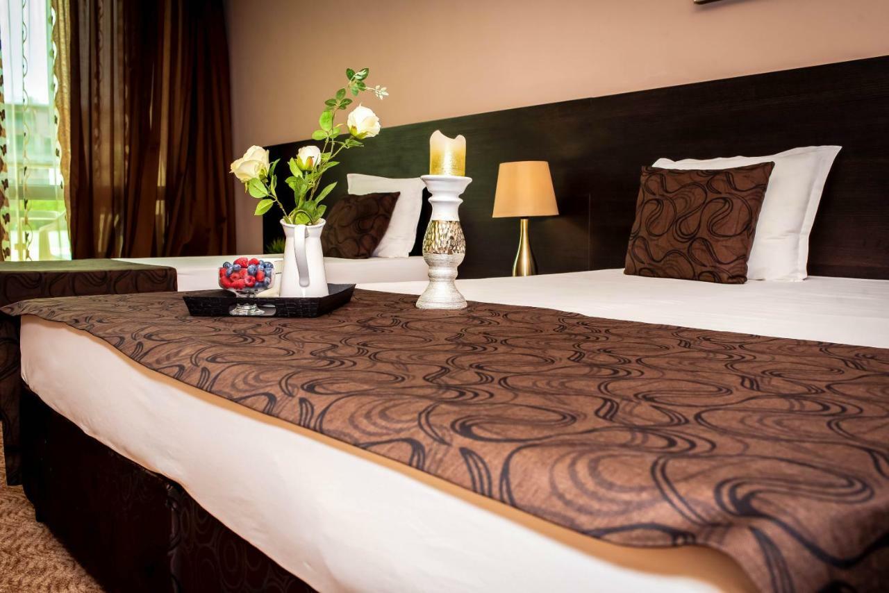 Central Plaza Hotel Pomorie Esterno foto
